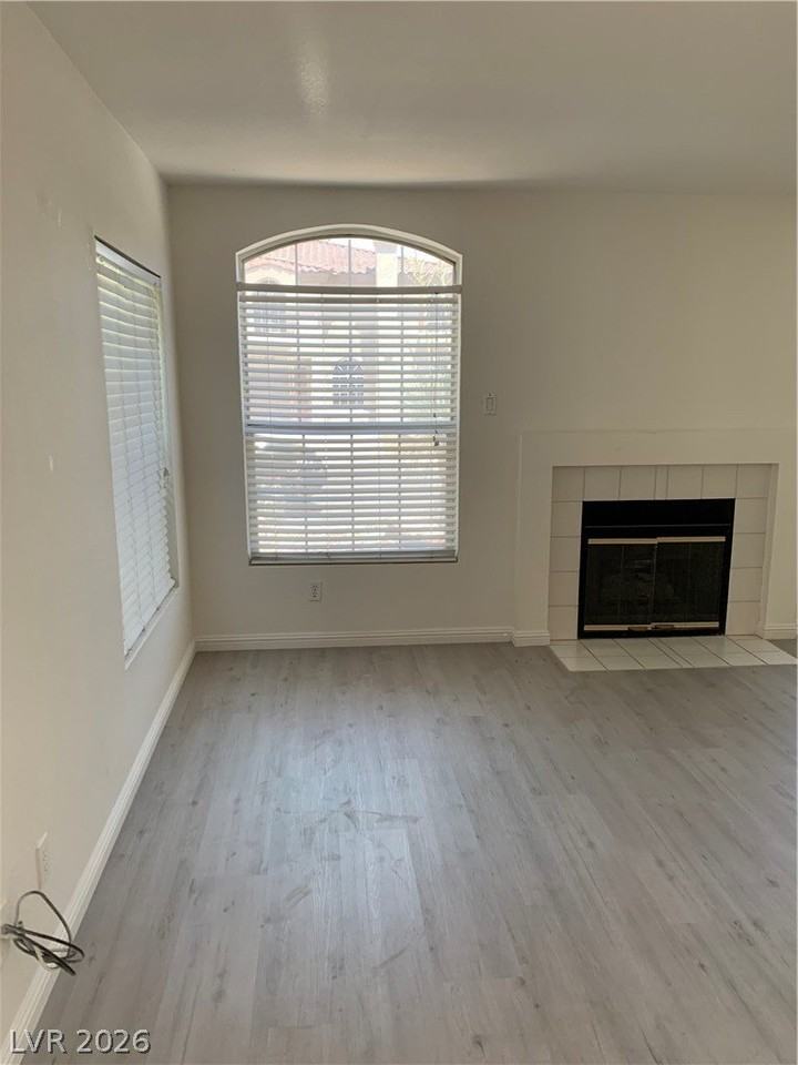 7617 Allerton Ave - Photo 7 of 39