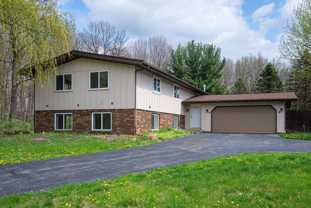 831 Opal Dr - Photo 1 of 1