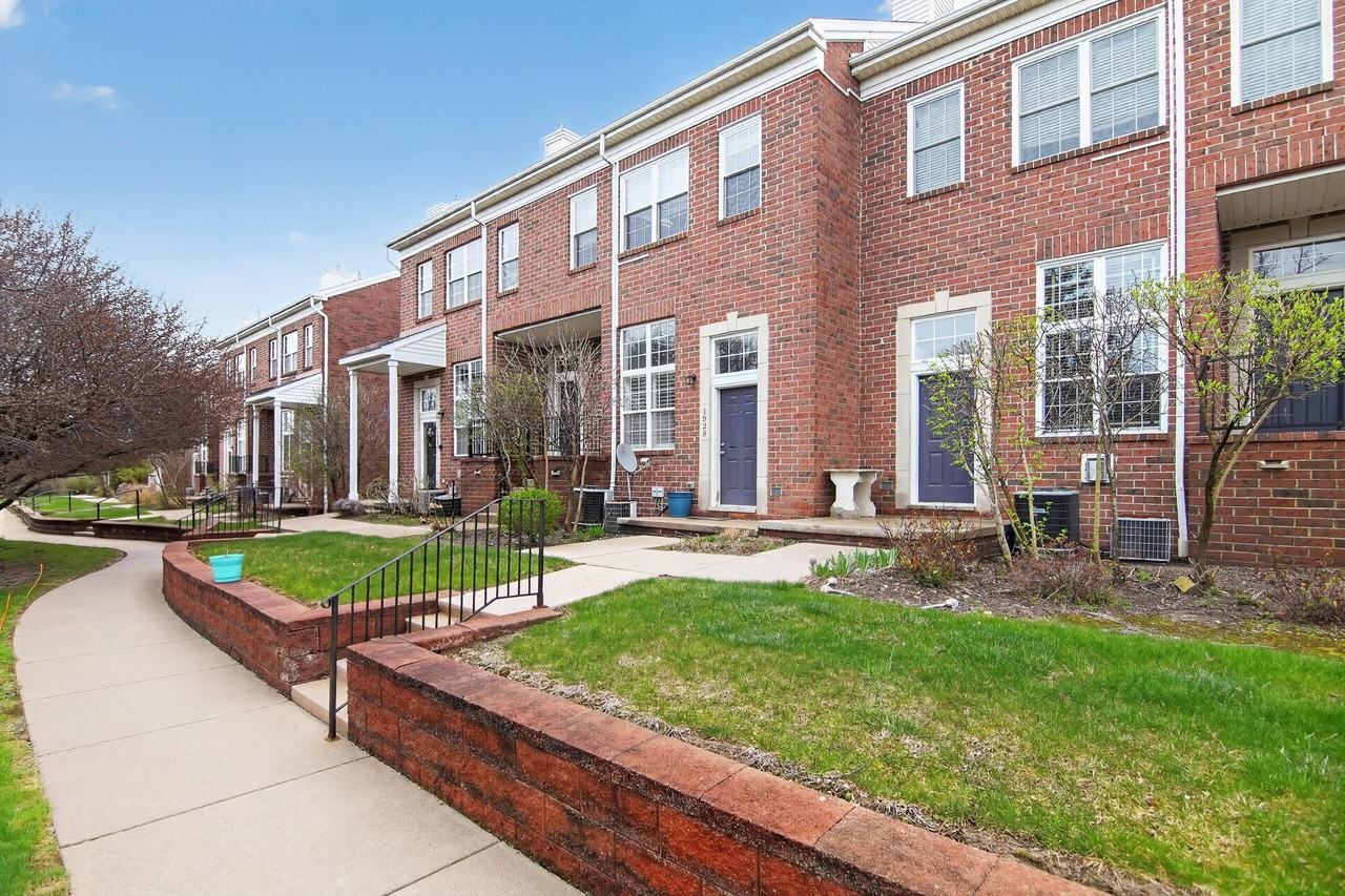 1930 Lindsay Ln - Photo 2 of 36