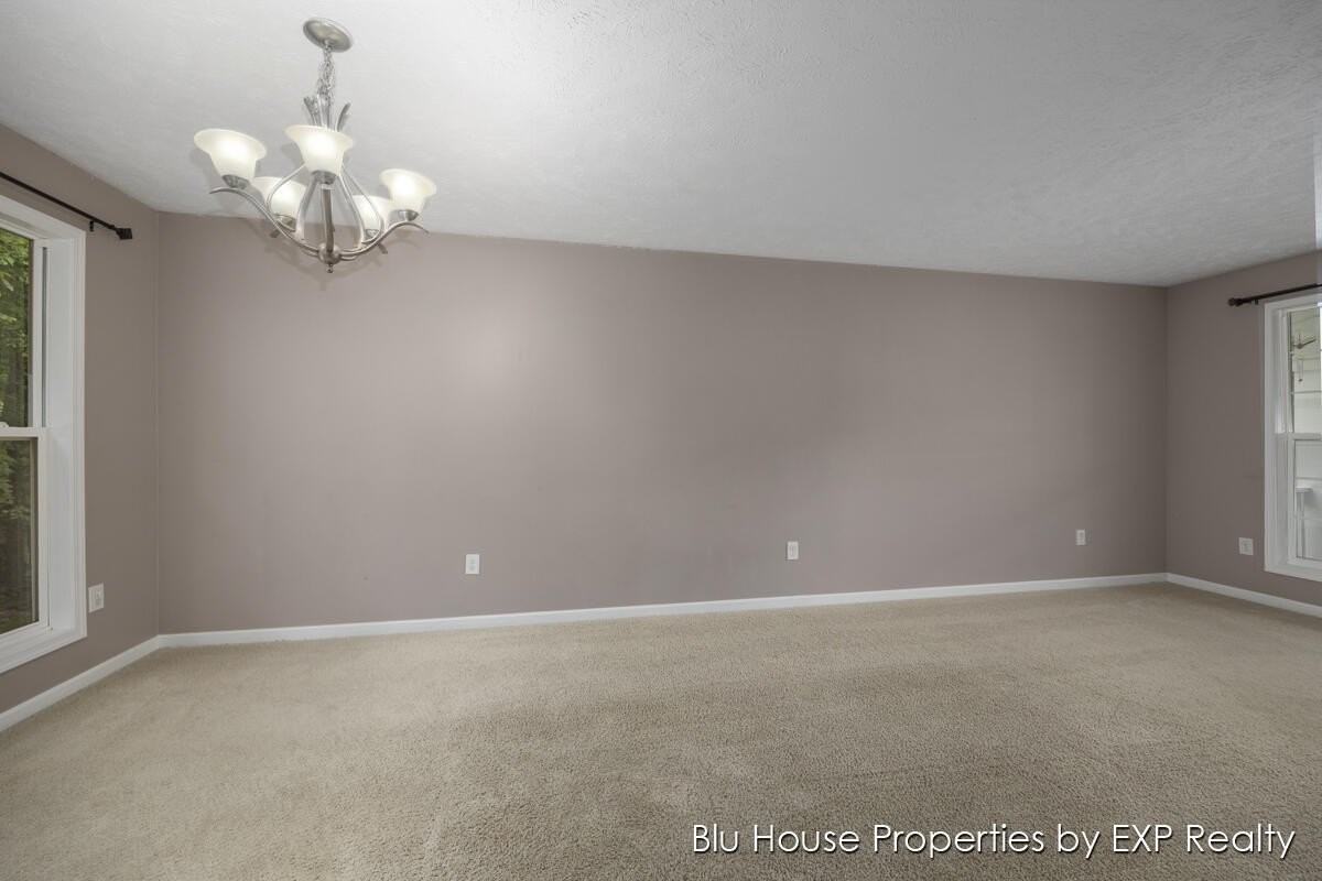 3689 Maple Hurst Dr Se - Photo 7 of 33