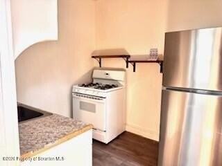 1105 Green Ridge St - Photo 3 of 11