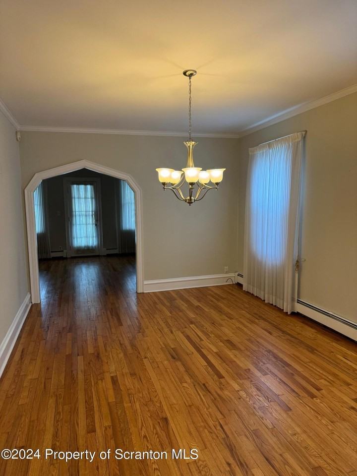 2208 Adams Ave - Photo 3 of 11