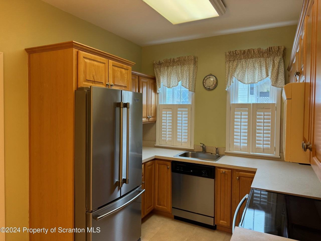 2208 Adams Ave - Photo 5 of 11