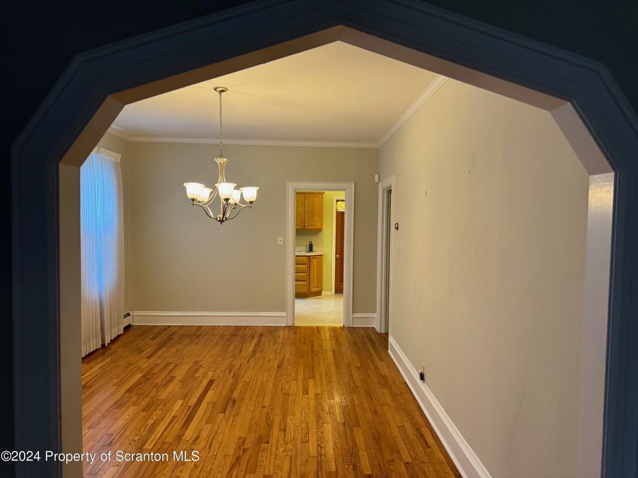 2208 Adams Ave - Photo 7 of 11