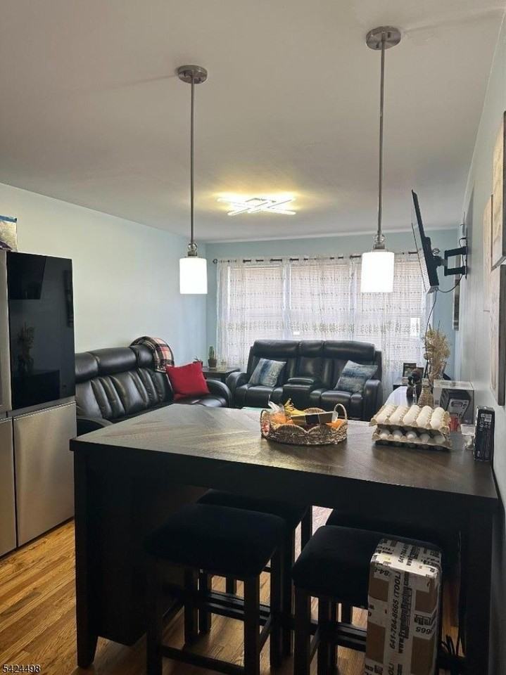 578 E 23rd St #1 - Photo 3 of 10