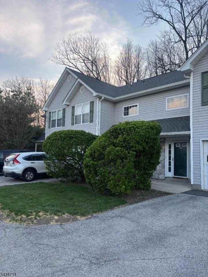 20 Druid Ln - Photo 2 of 17