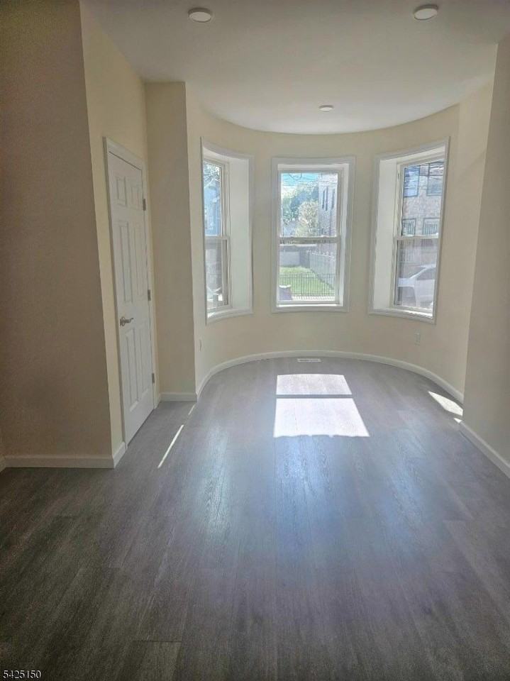 167 S 9th St - Photo 4 of 17