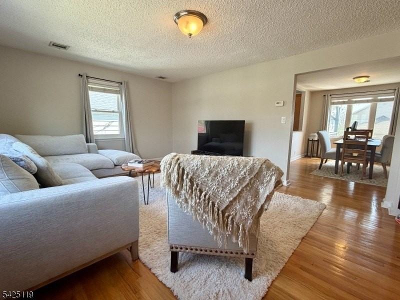 58 Yale St - Photo 5 of 16