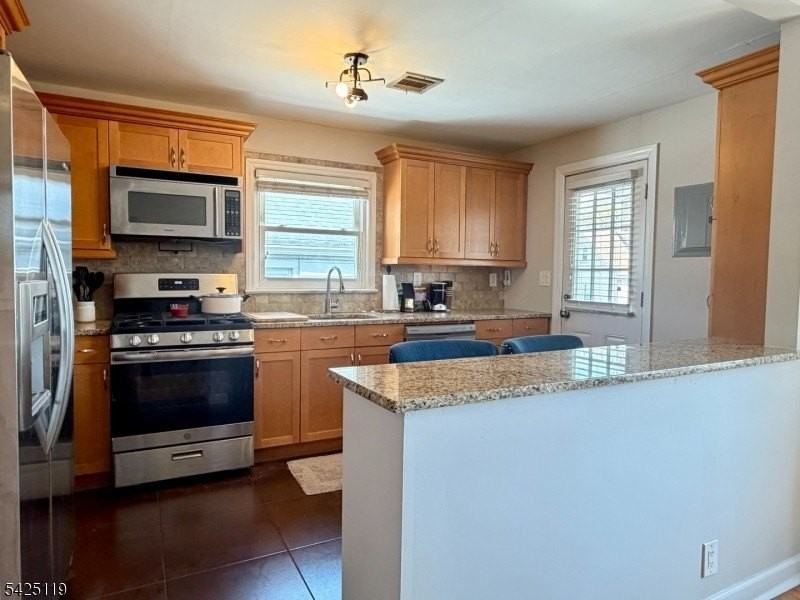 58 Yale St - Photo 6 of 16