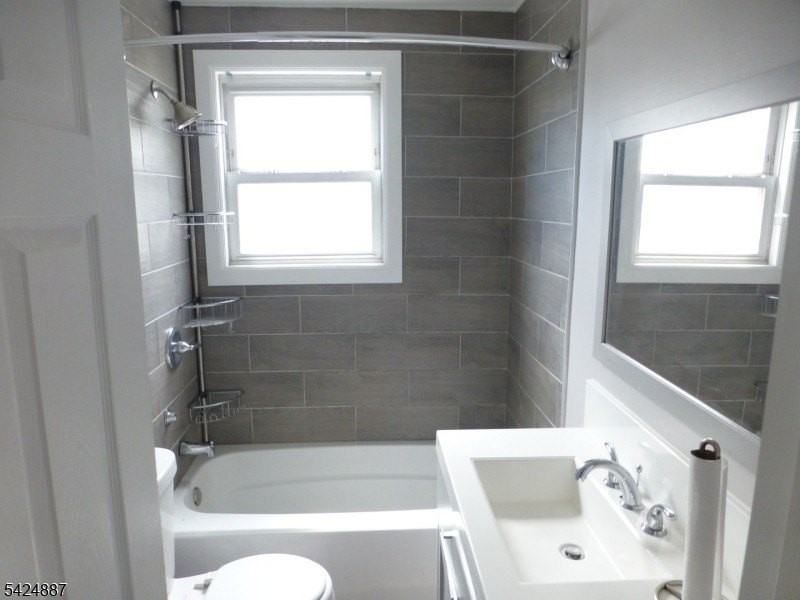 269 Ohio St - Photo 5 of 15