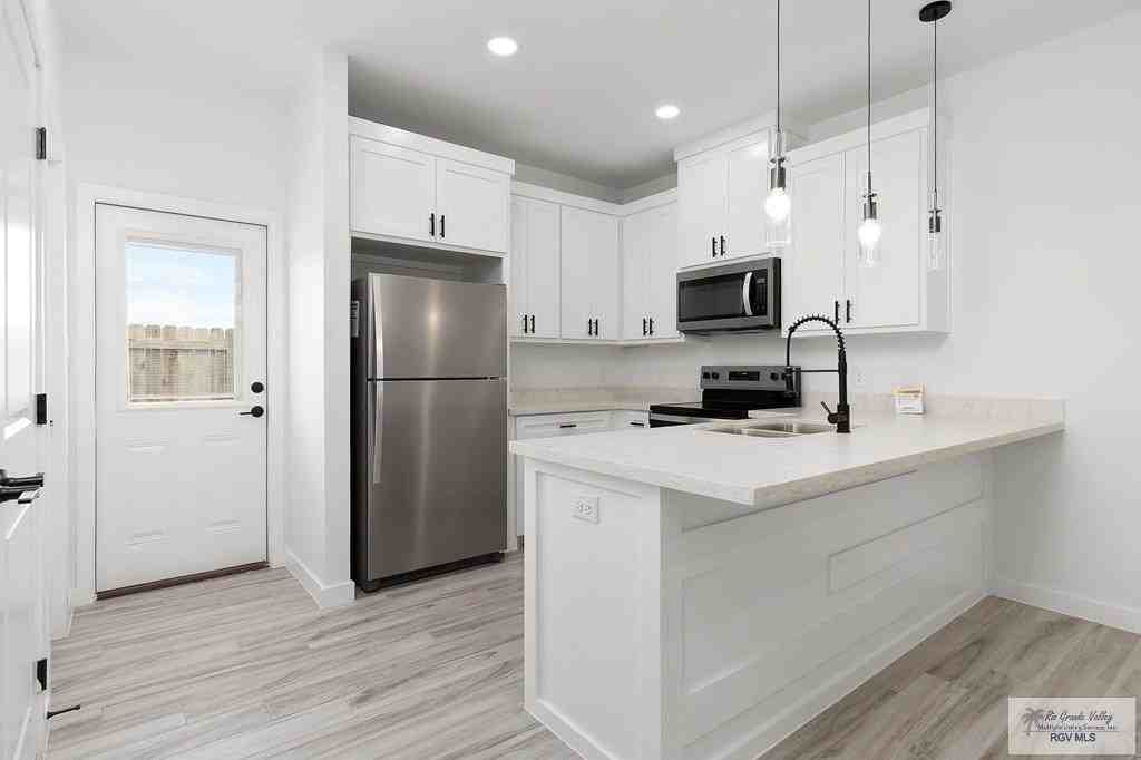 518 E Loop 499 #4 - Photo 5 of 14