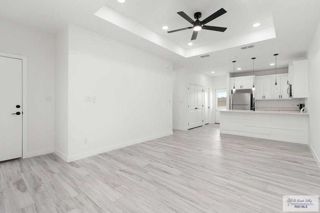 518 E Loop 499 #8 - Photo 4 of 14