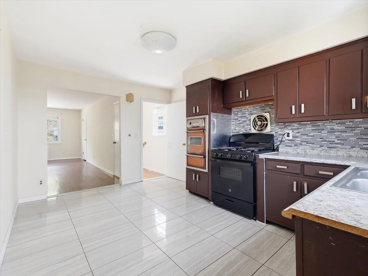 648 Fairview Ave #2 - Photo 4 of 17