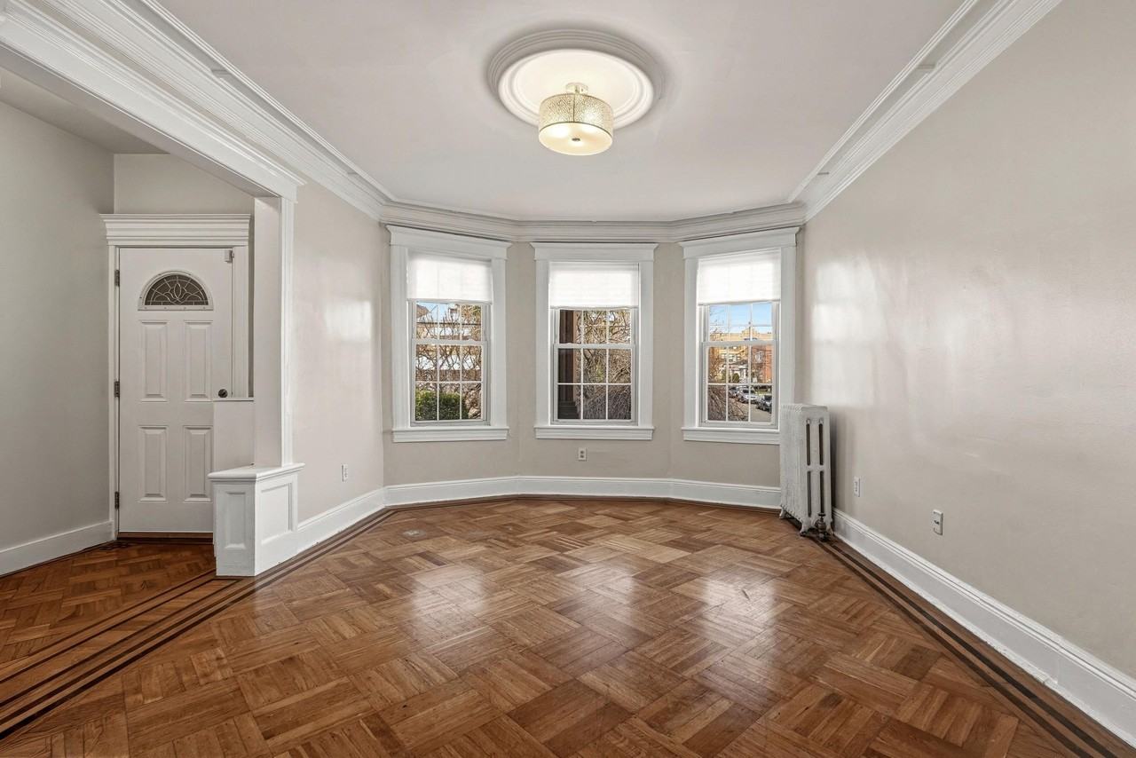 1136 Avenue C #1 - Photo 5 of 22