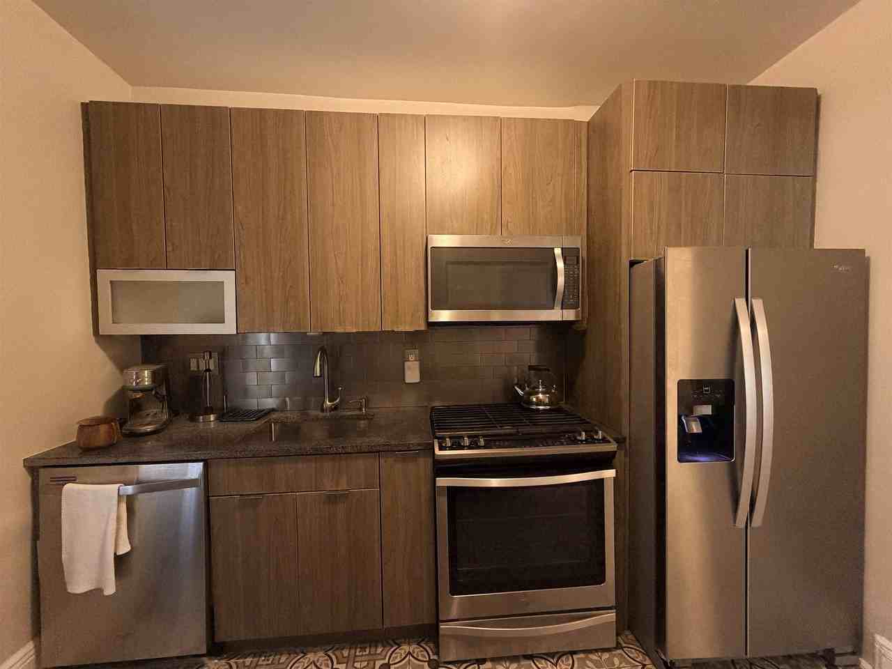 138 W 30th St #2 - Photo 5 of 22