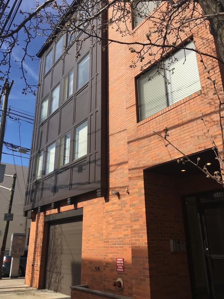 136 41st St #203 - Photo 3 of 11