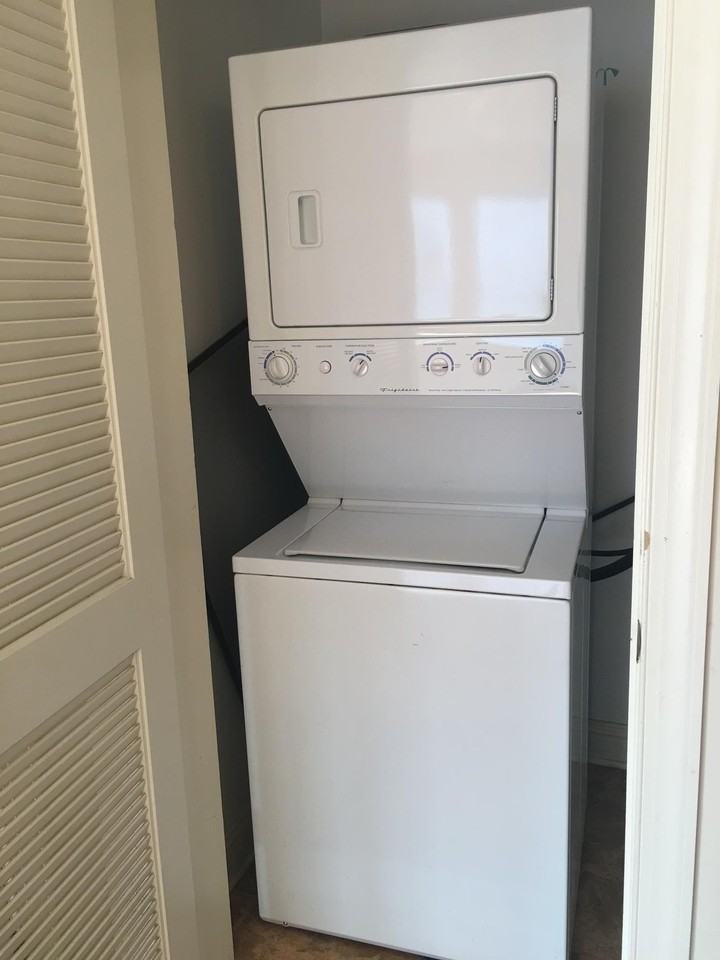 136 41st St #203 - Photo 6 of 11