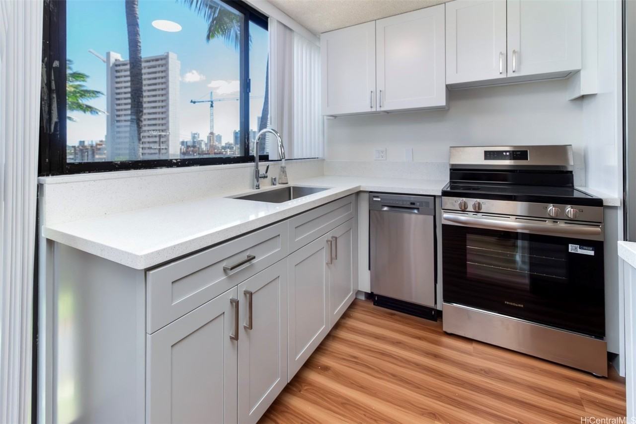 2724 Kahoaloha Ln #506 - Photo 5 of 21