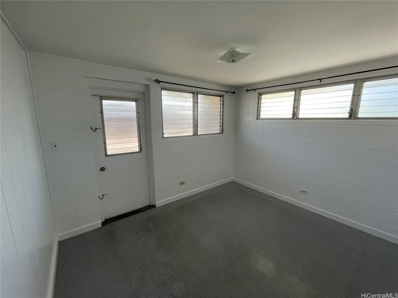 3353 Campbell Ave #4 - Photo 4 of 7