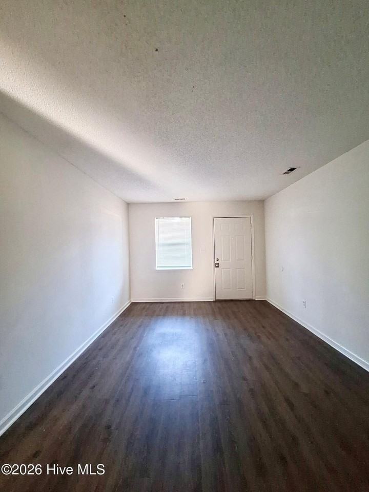 3005 Caldwell Ct #11 - Photo 2 of 6