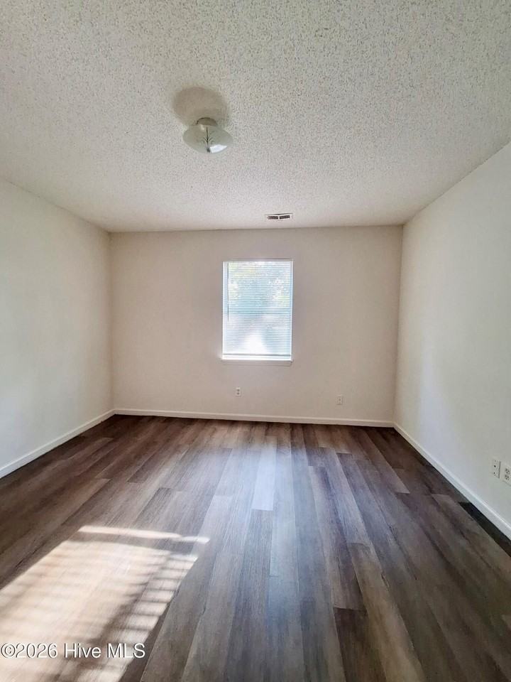 3005 Caldwell Ct #11 - Photo 5 of 6