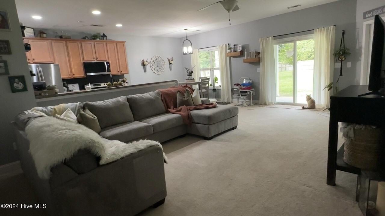 200 Murifield Dr - Photo 3 of 13