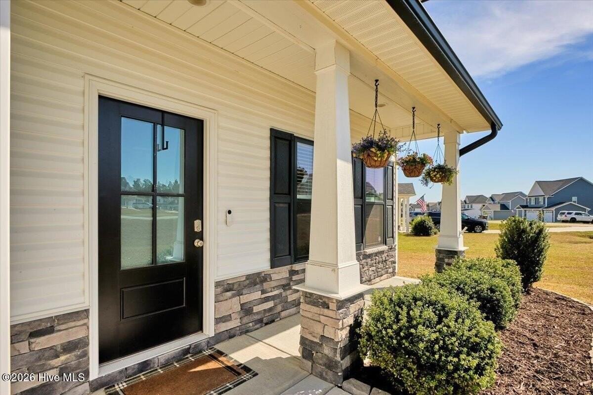 1800 Deerberry Ct - Photo 3 of 50