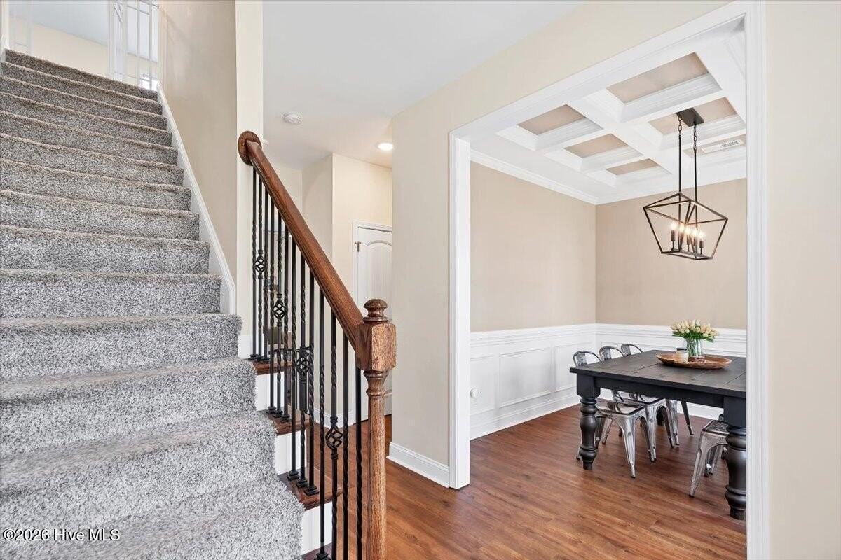 1800 Deerberry Ct - Photo 6 of 50