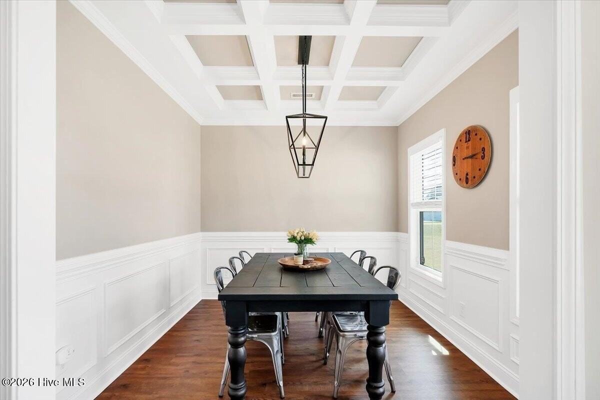 1800 Deerberry Ct - Photo 7 of 50