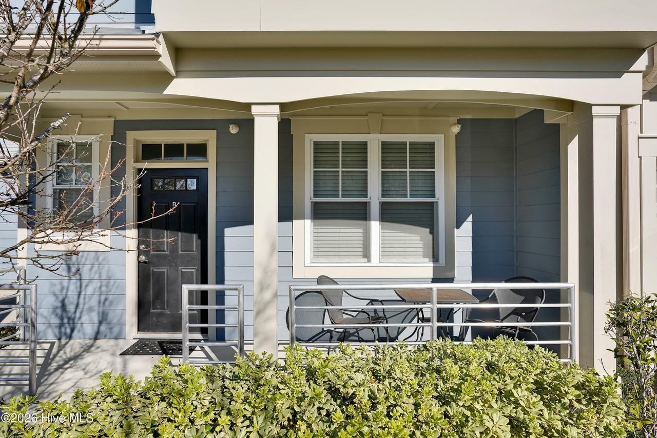 1639 Fallen Leaf Ln #B - Photo 2 of 29