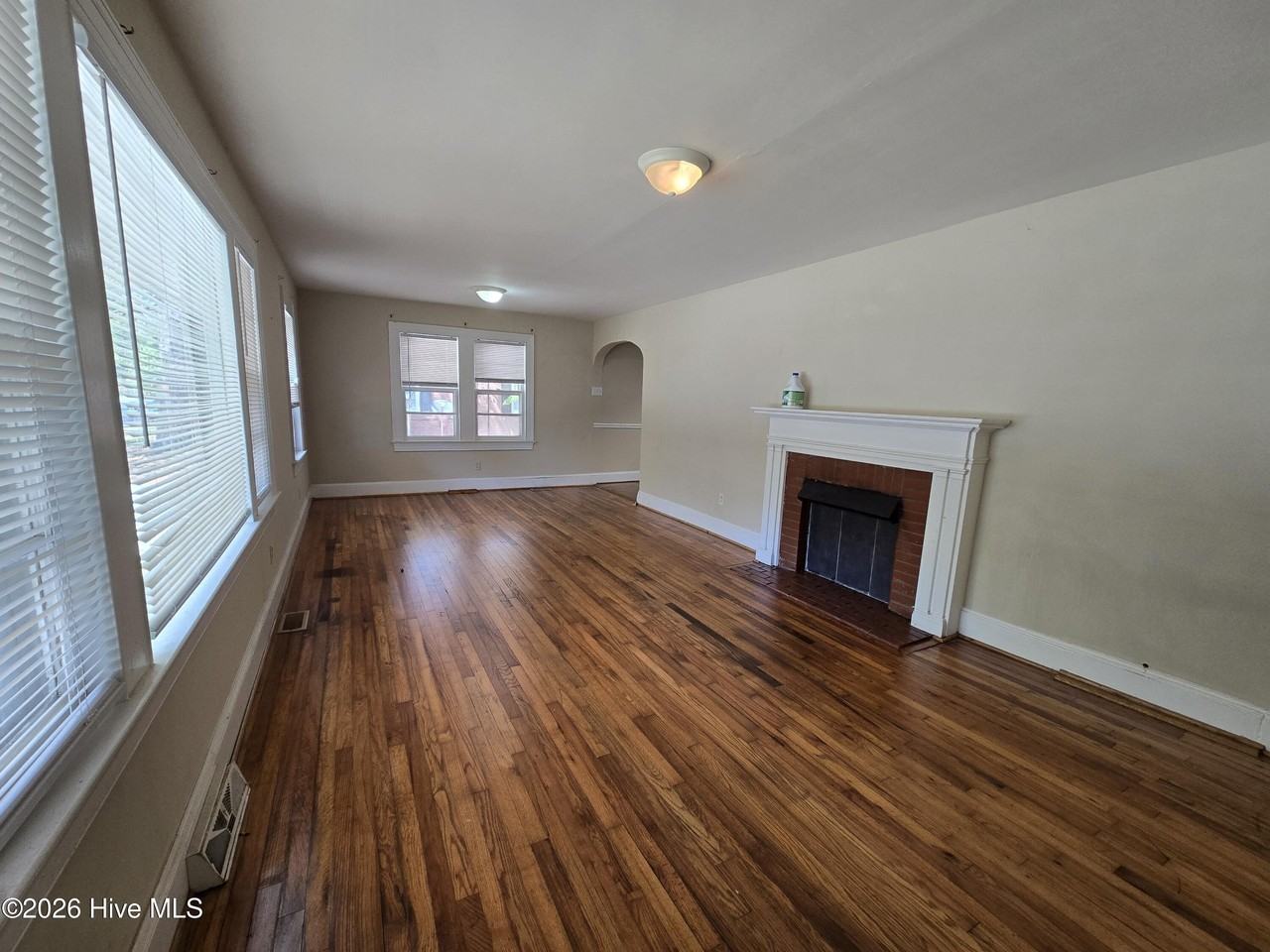 2202 Jefferson Dr - Photo 3 of 18