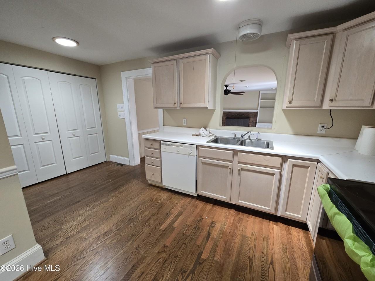 2202 Jefferson Dr - Photo 5 of 18