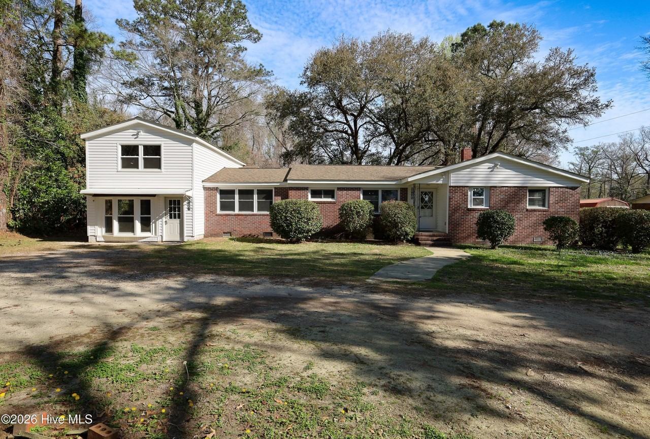 1190 Blue Creek Rd #B - Photo 2 of 31