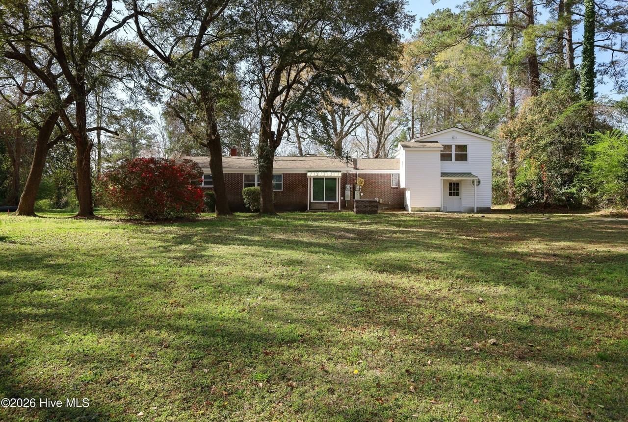 1190 Blue Creek Rd #B - Photo 5 of 31