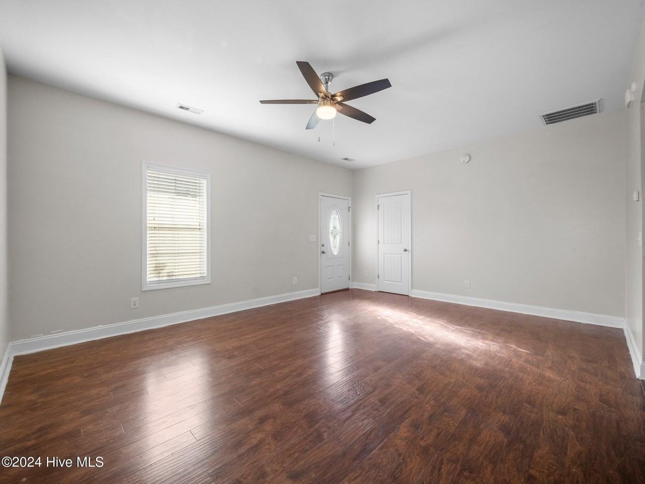 102 Tupelo Ct - Photo 3 of 28