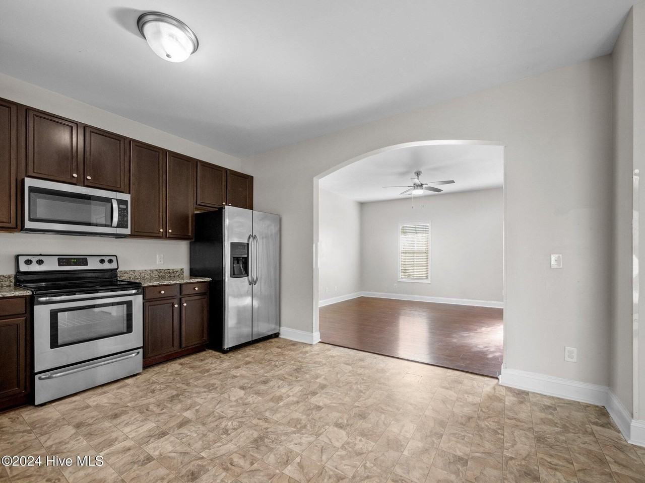 102 Tupelo Ct - Photo 4 of 28