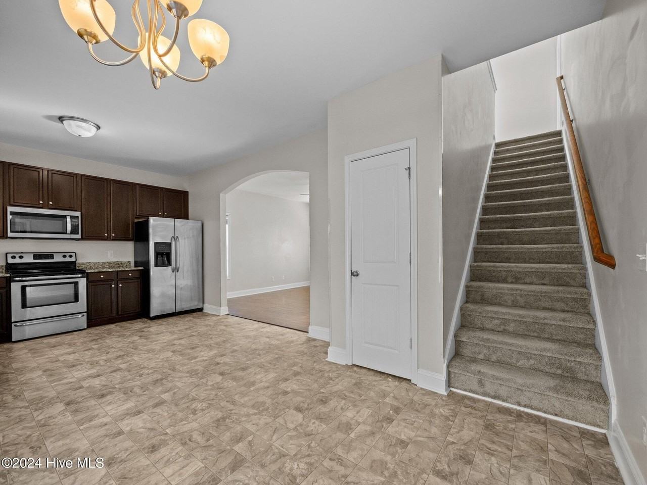 102 Tupelo Ct - Photo 7 of 28