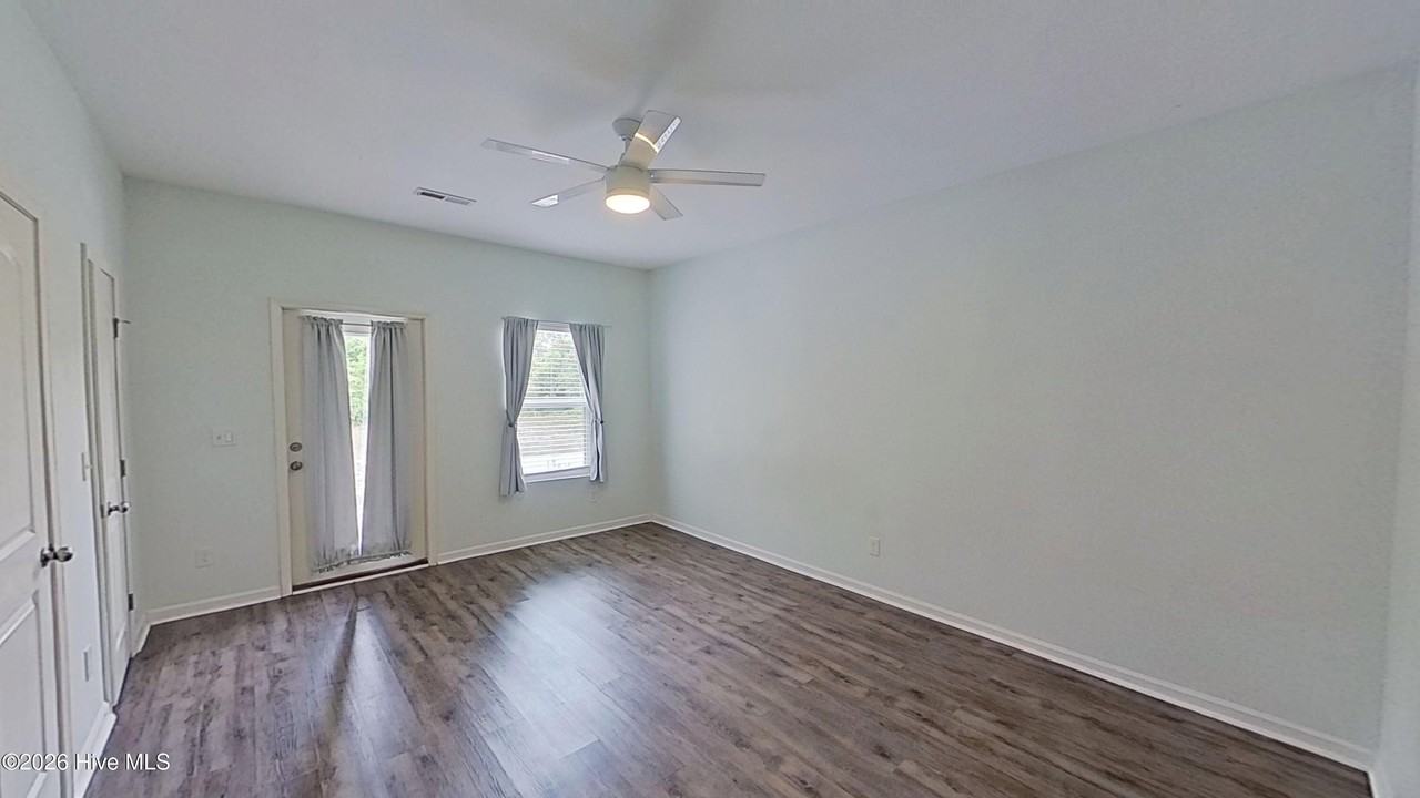 709 Elton Ave #1 - Photo 4 of 32