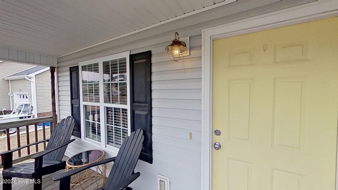 209 Oak Ridge Ln - Photo 2 of 27