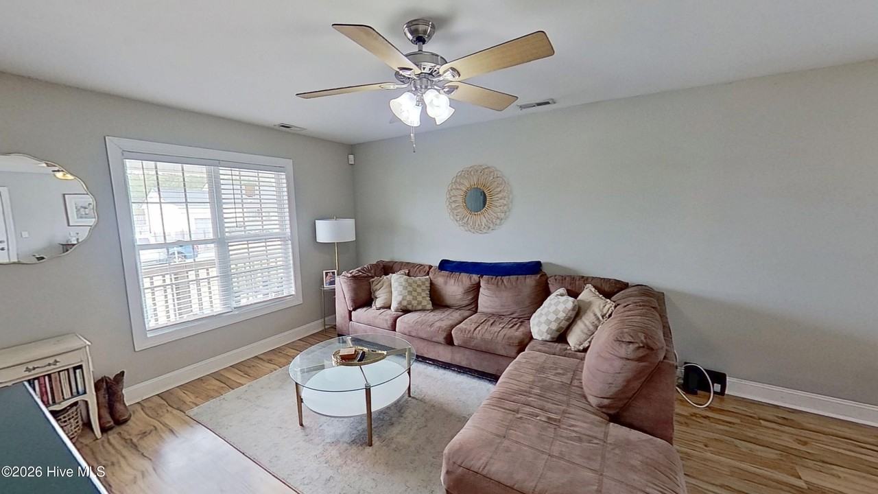 209 Oak Ridge Ln - Photo 5 of 27