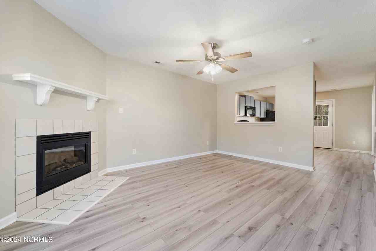 957 W Pueblo Dr - Photo 2 of 20