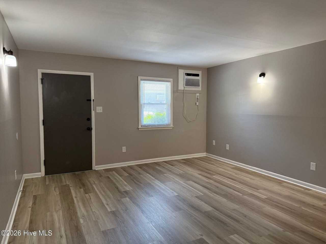 312 Roosevelt Rd #B - Photo 4 of 6