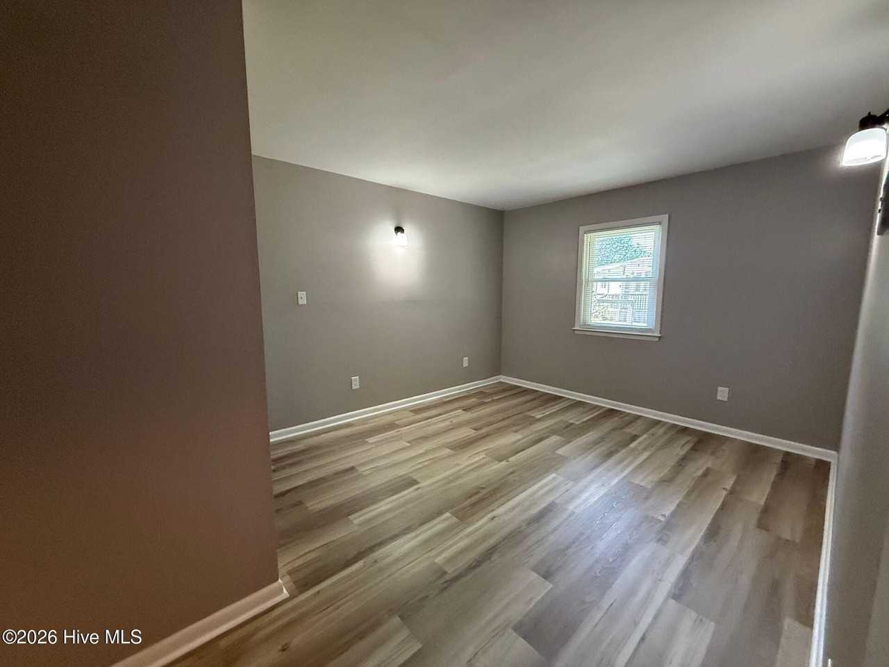 312 Roosevelt Rd #B - Photo 5 of 6