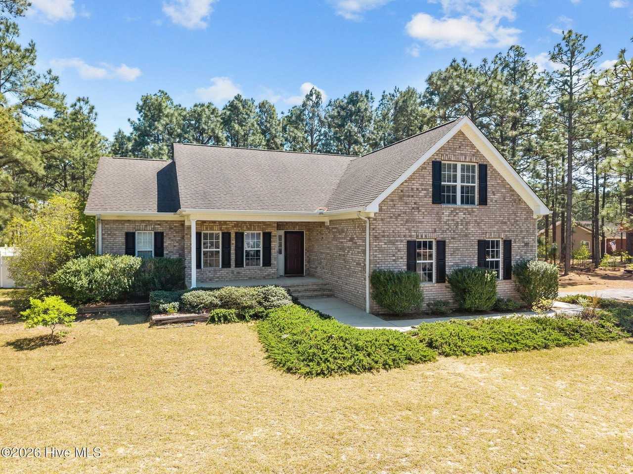 107 Perkins Ln - Photo 3 of 41