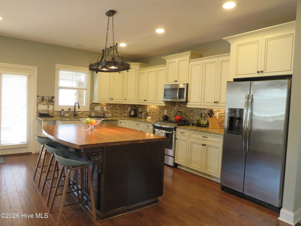 510 Sheldon Rd - Photo 6 of 40