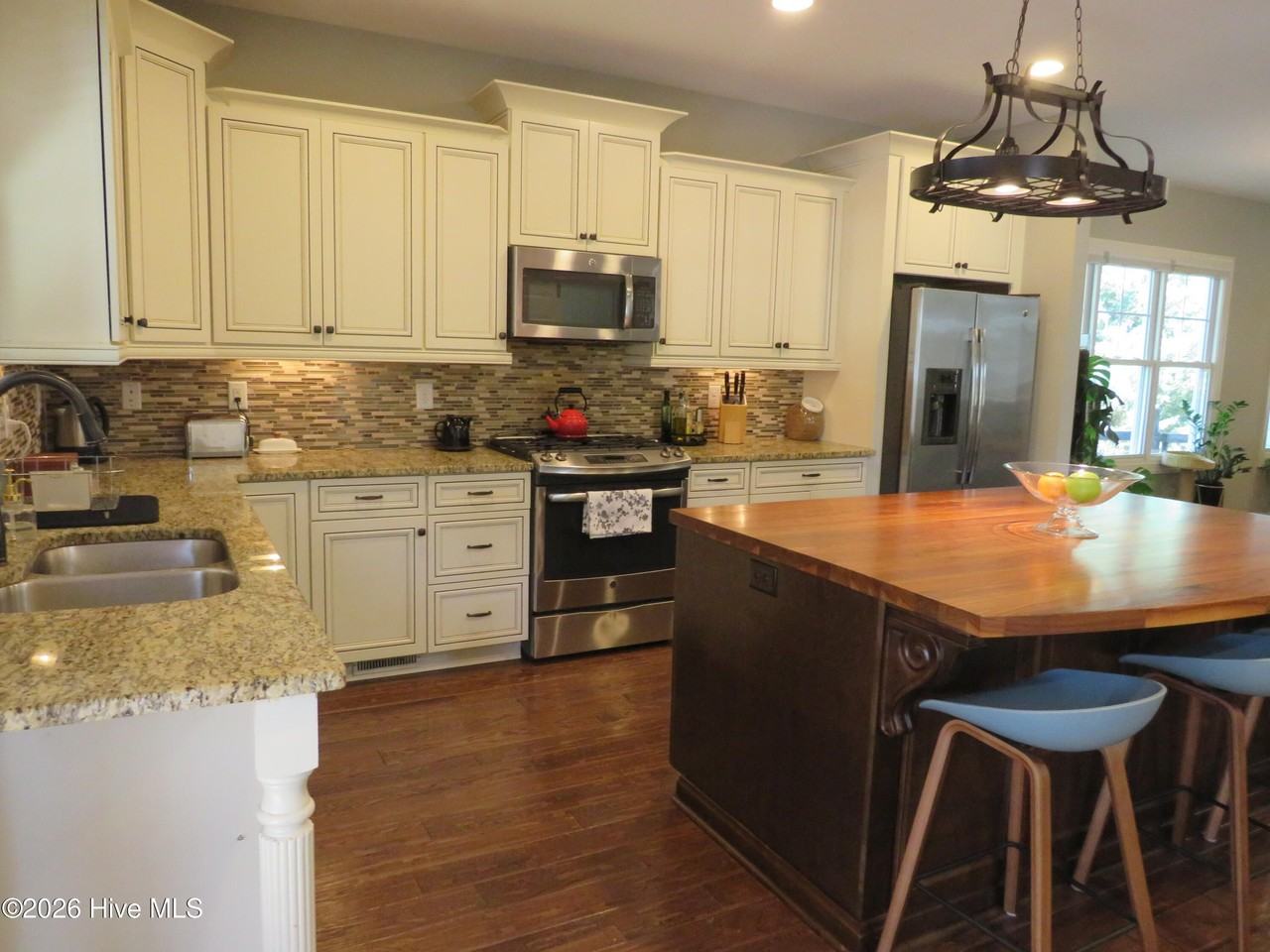 510 Sheldon Rd - Photo 7 of 40