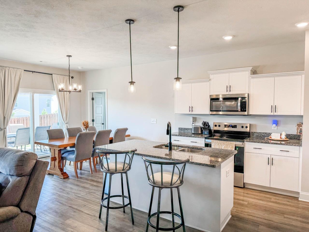 907 Sweetgrass Cir - Photo 4 of 16
