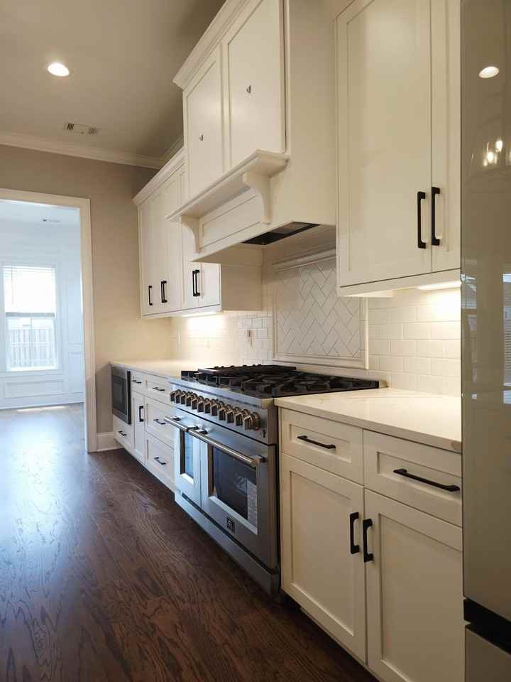 2990 Rosewood Dr - Photo 6 of 24