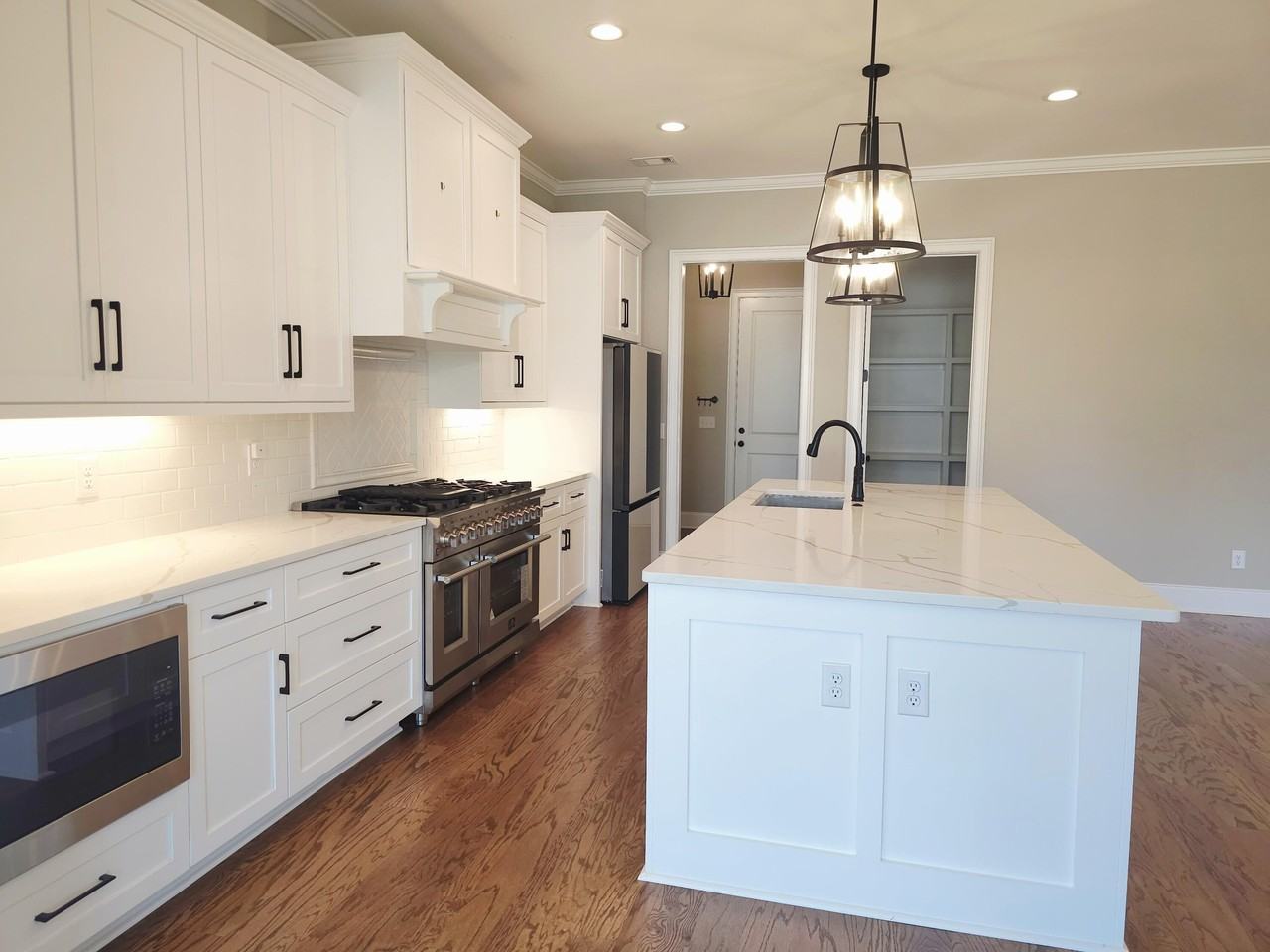 2990 Rosewood Dr - Photo 7 of 24