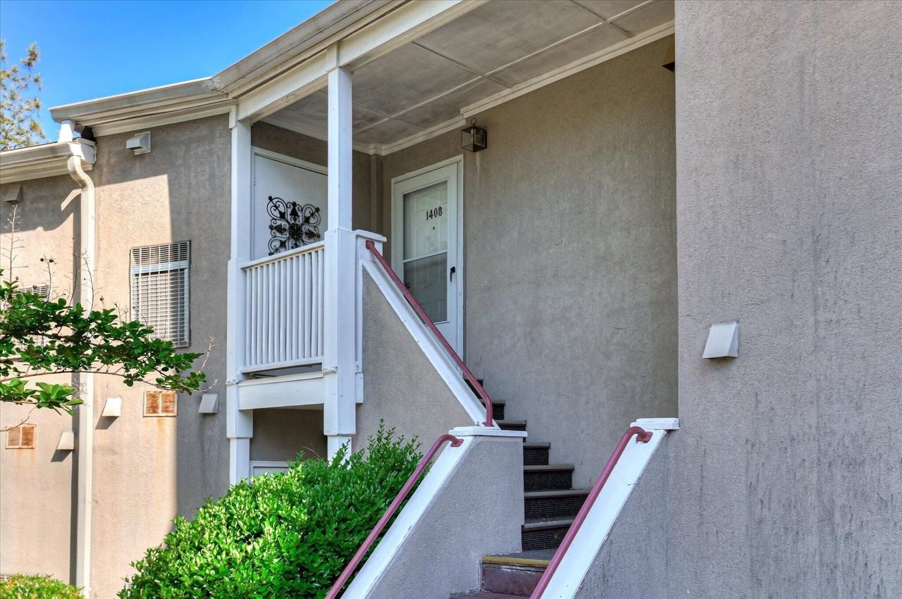 1408 Colony Place Dr - Photo 2 of 31